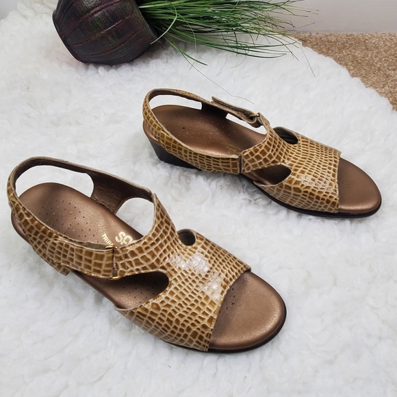 SAS Tripad Comfort Suntimer Sandals Size 7.5N Brown Patent Crocodile Embossed - Picture 2 of 9